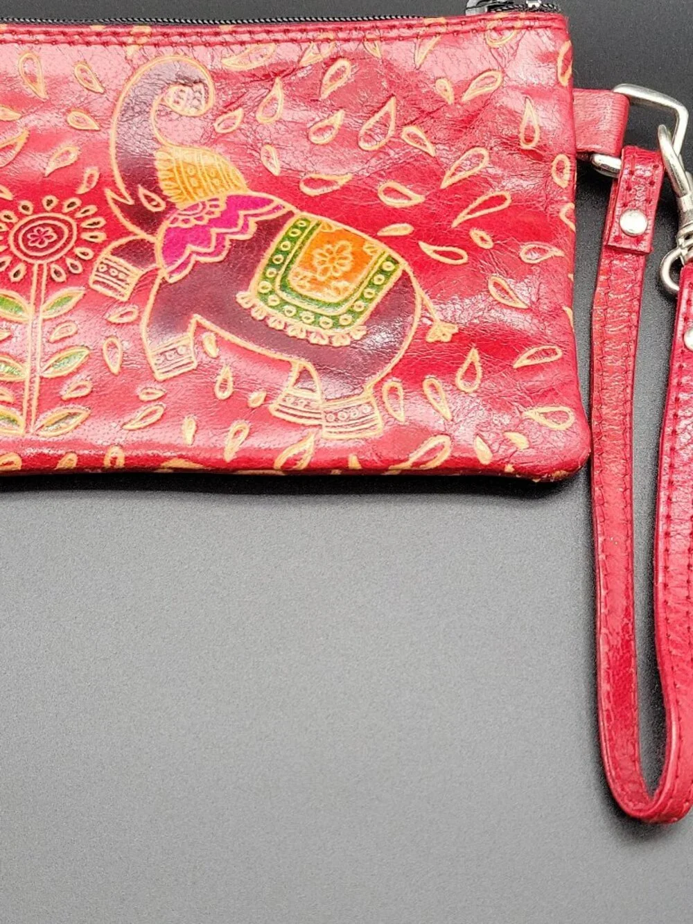 Red Leather Elephant Wristlet Wallet Zip Pou Detachable Strap Credit Card. Vtg.